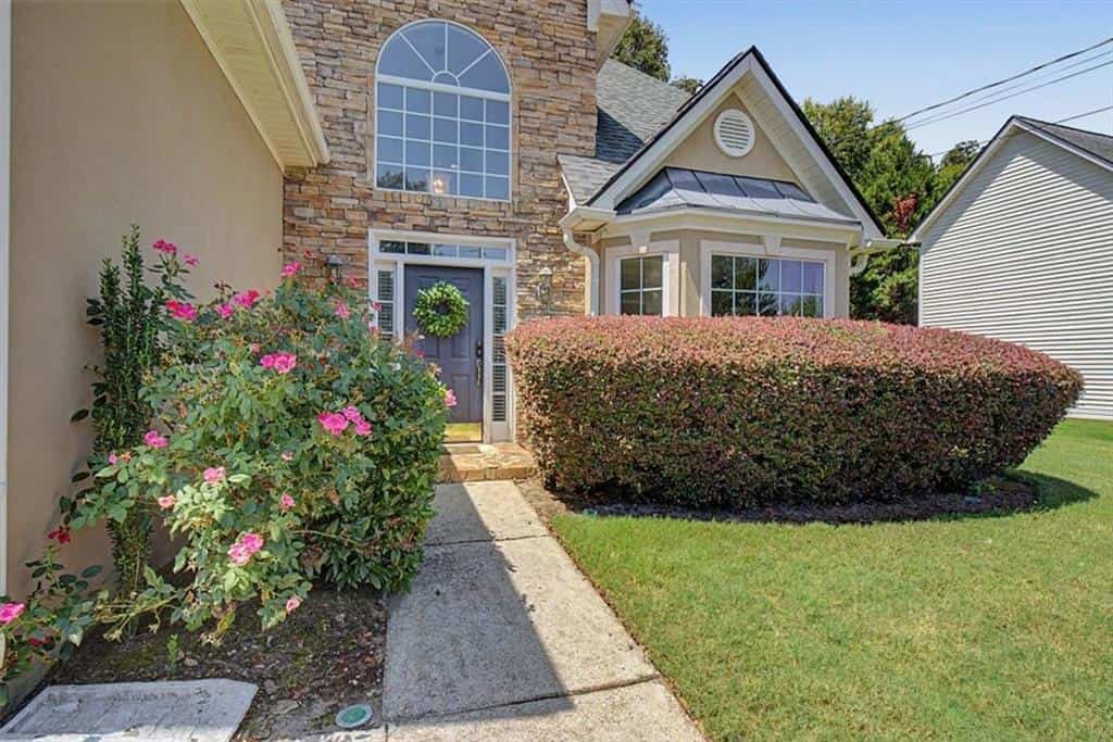 Listing photo 3