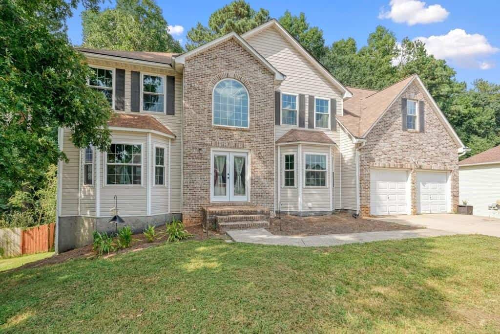 Listing photo 2