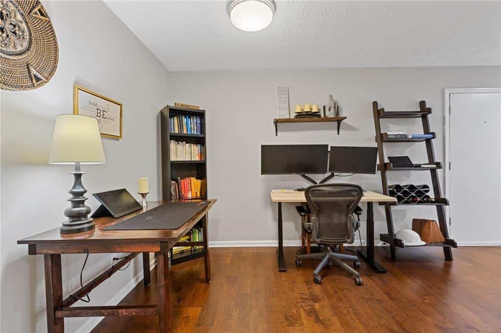Listing photo 6