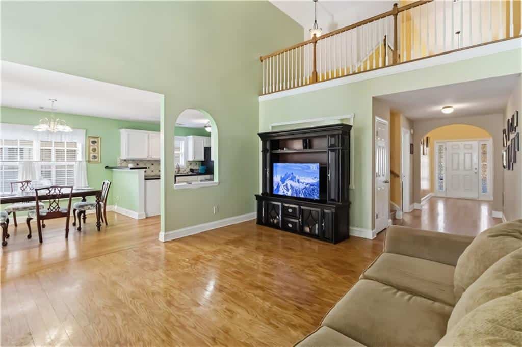 Listing photo 6