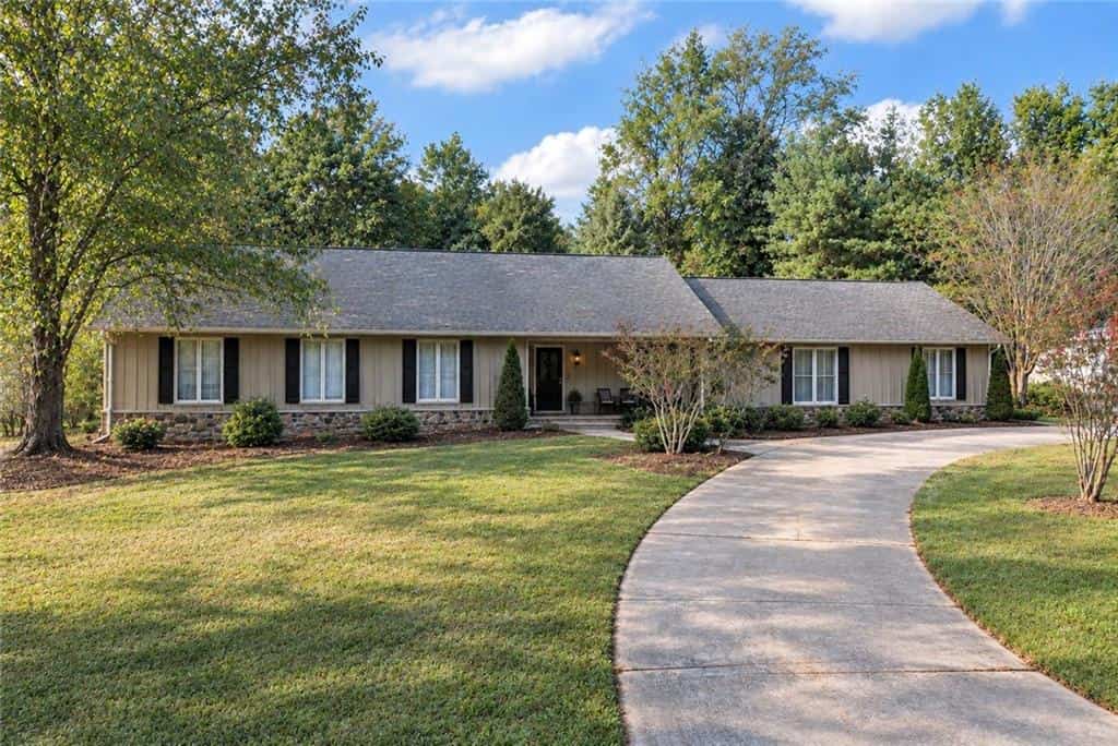 3526 Montgomery Drive, Gainesville, GA 30504