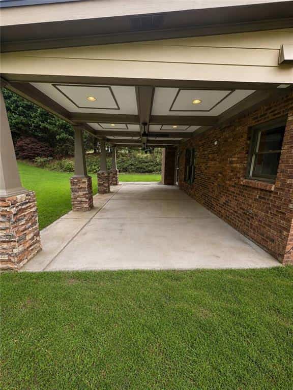 Listing photo 6