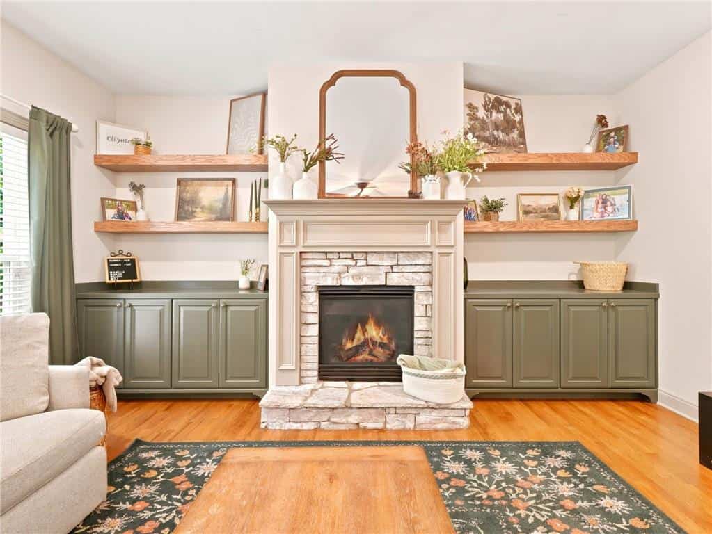 Listing photo 3
