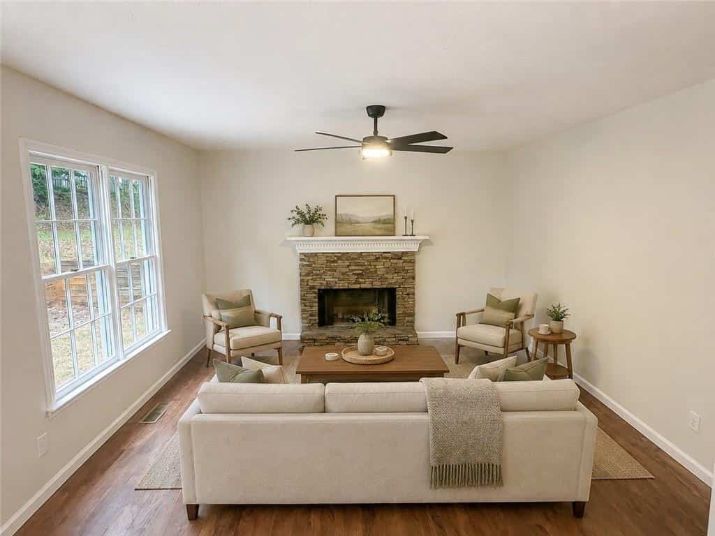 Listing photo 3