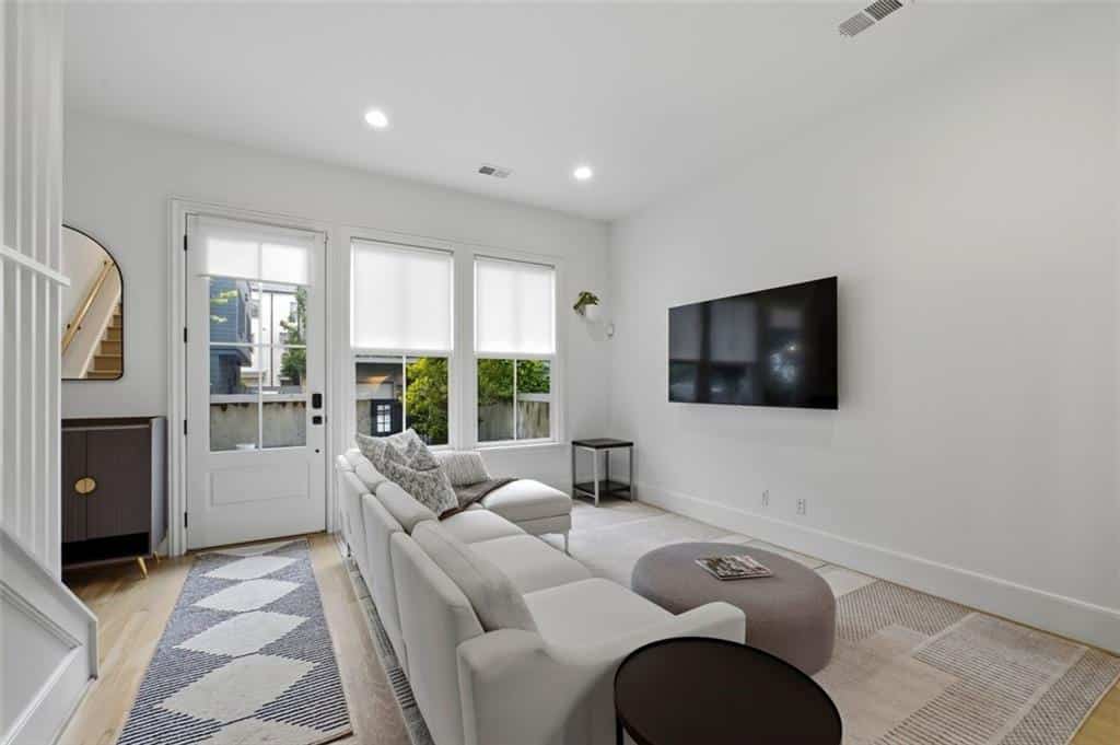 Listing photo 6