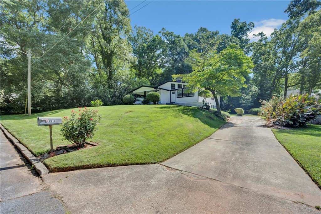 Listing photo 3