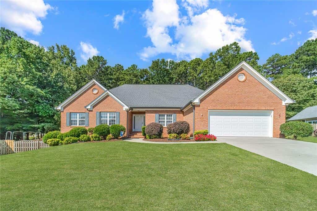 1260 Fountain Cove Lane, Lawrenceville, GA 30043