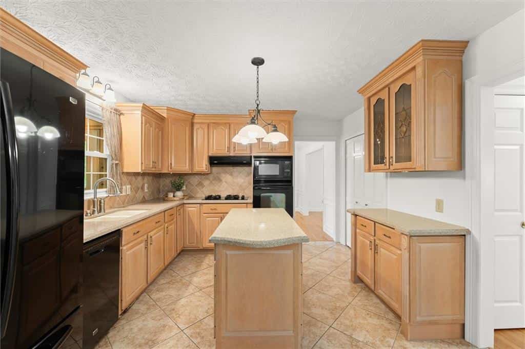 Listing photo 6