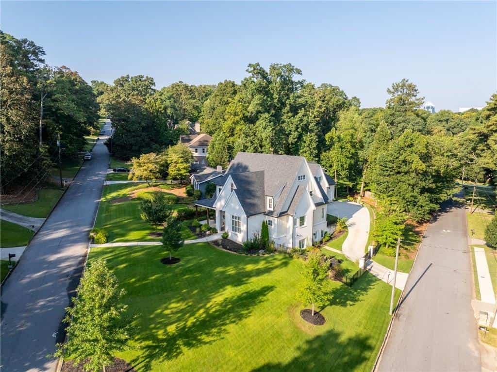 4218 Oak Forest Dr., Atlanta, GA 30319