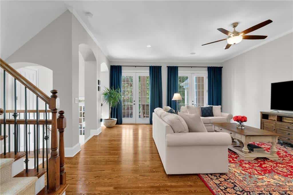 Listing photo 6