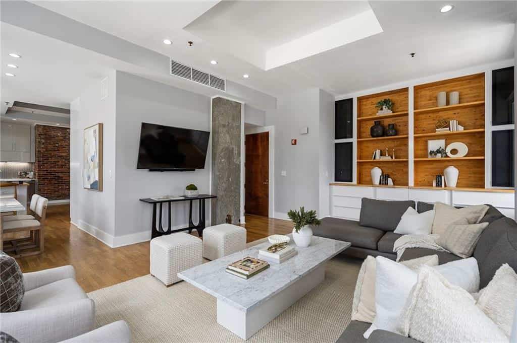 Listing photo 6