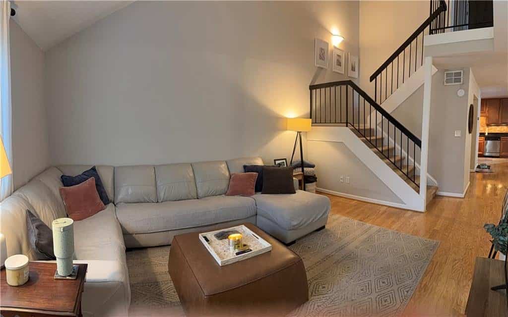 Listing photo 6