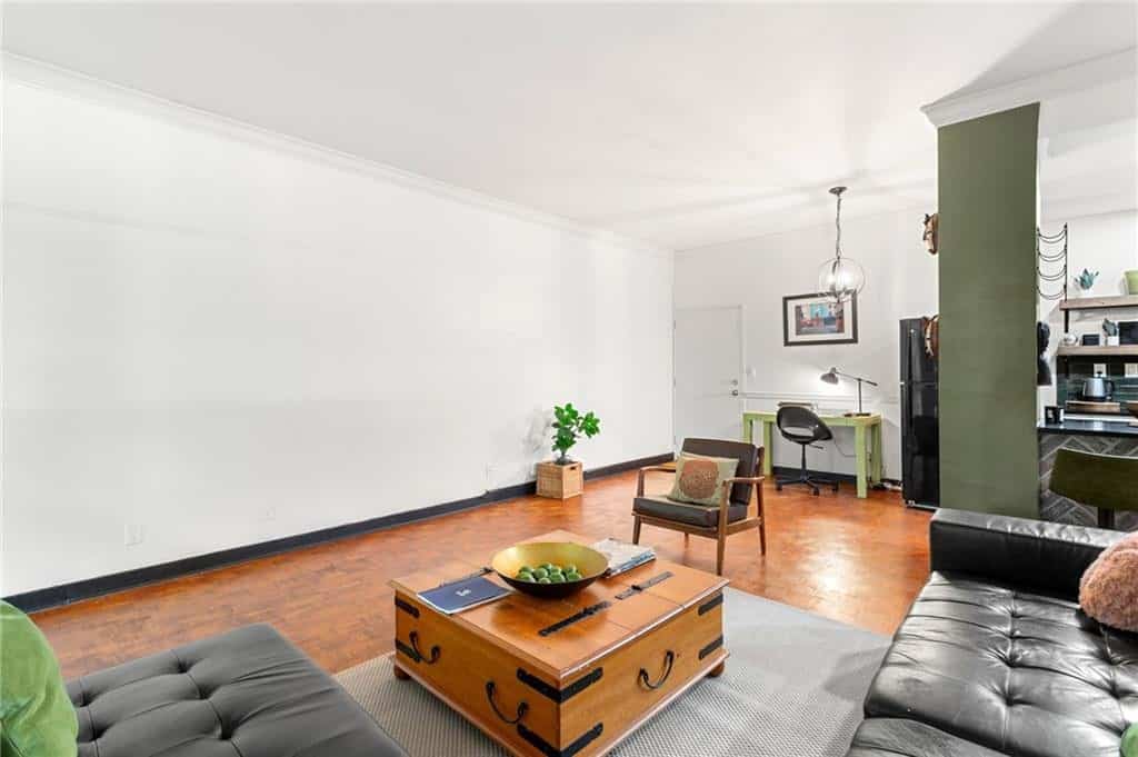 Listing photo 6