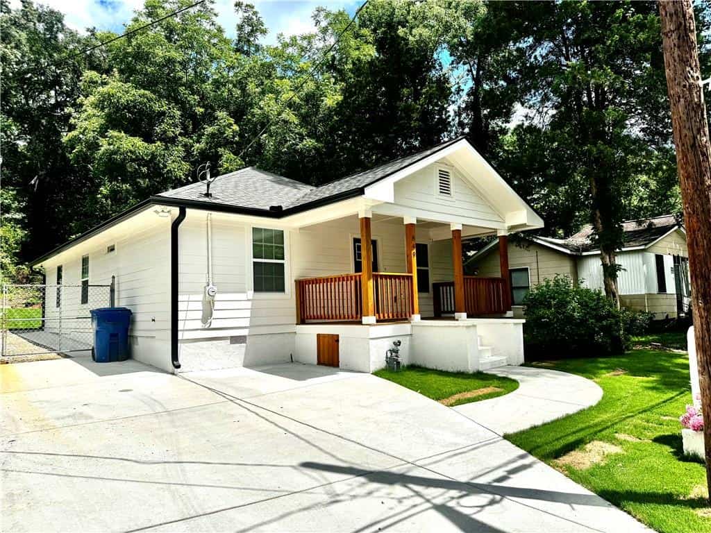 Listing photo 6