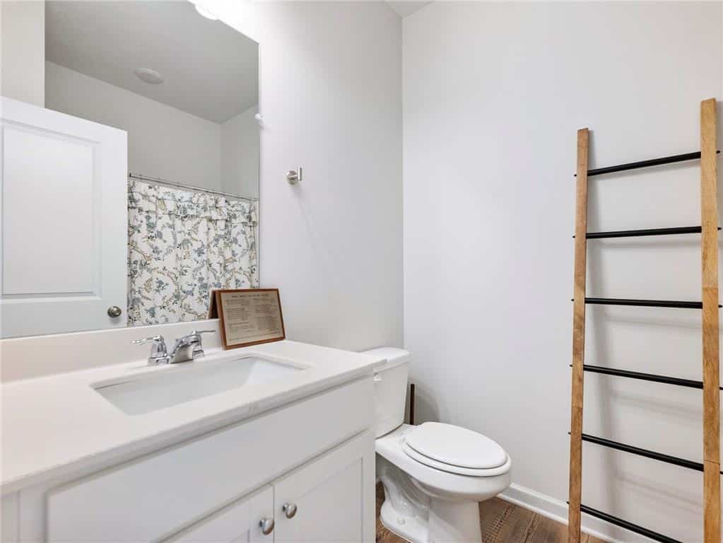 Listing photo 6