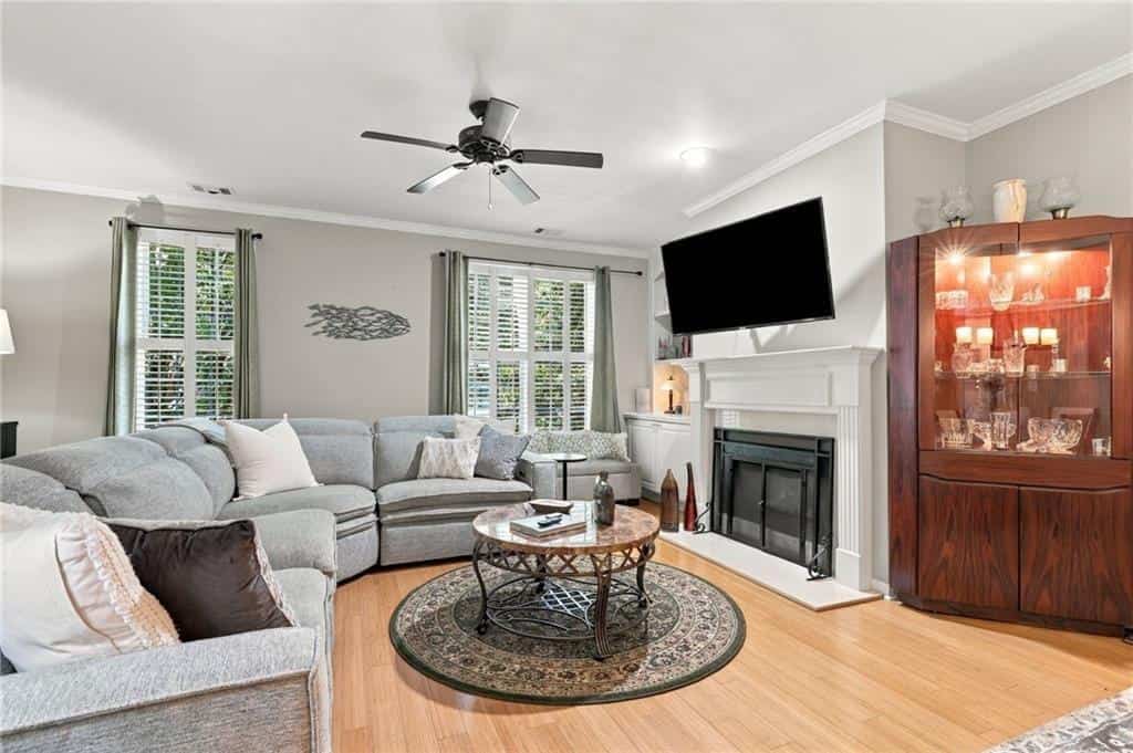 Listing photo 6