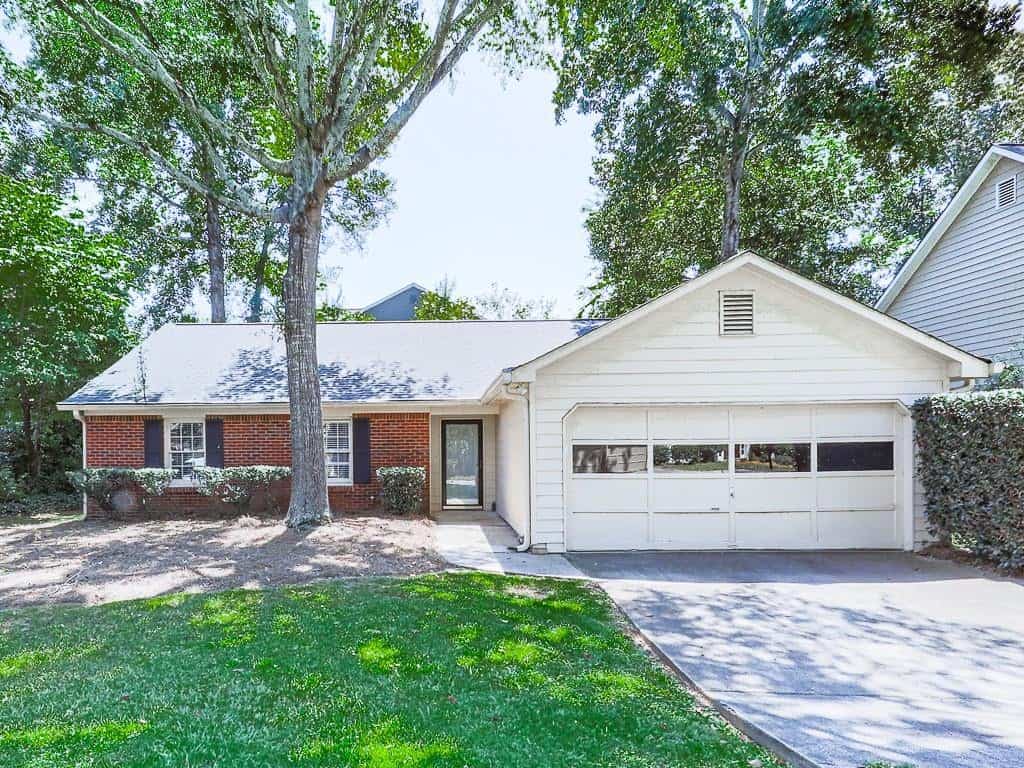 650 Radford Circle, Woodstock, GA 30188