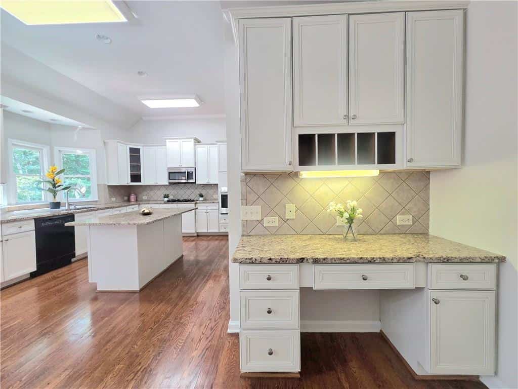 Listing photo 6