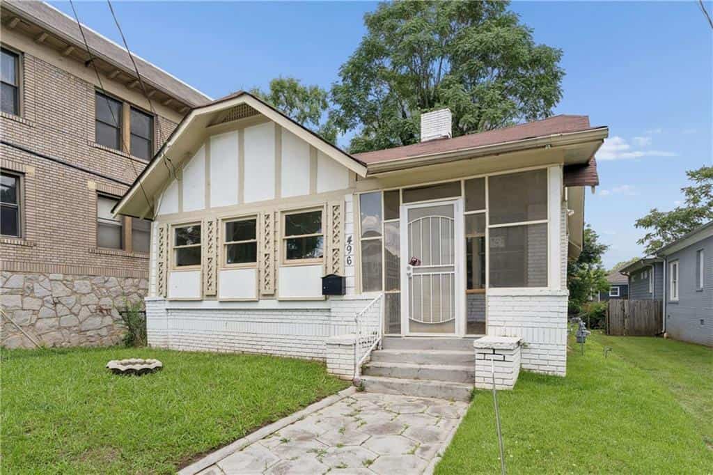 Listing photo 2