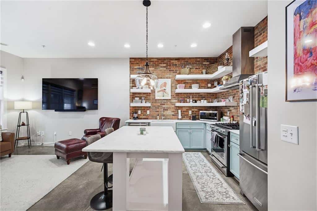 Listing photo 6