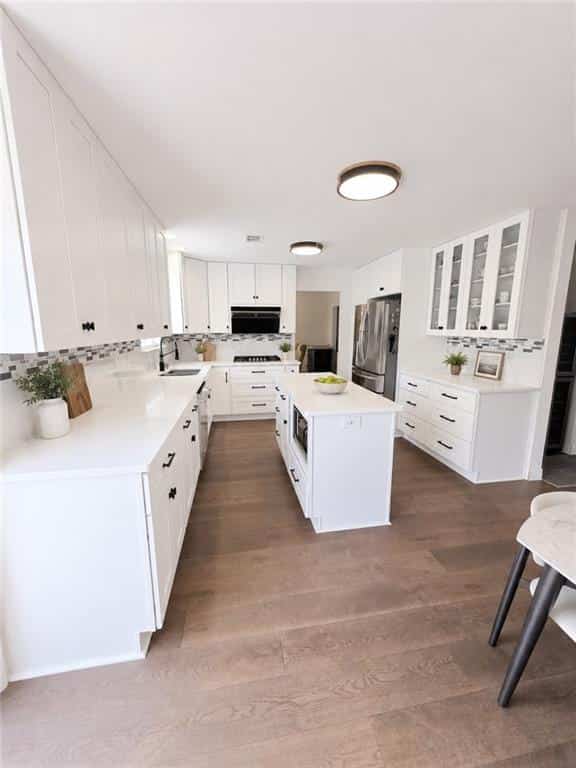 Listing photo 6