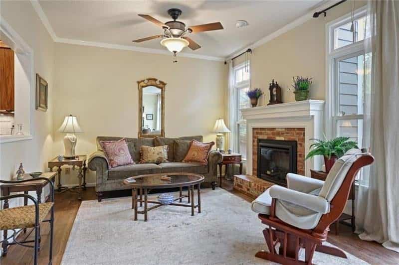 Listing photo 6