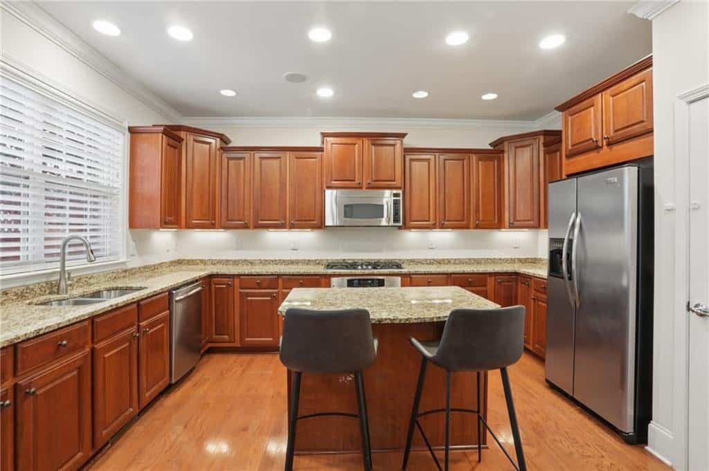 Listing photo 6