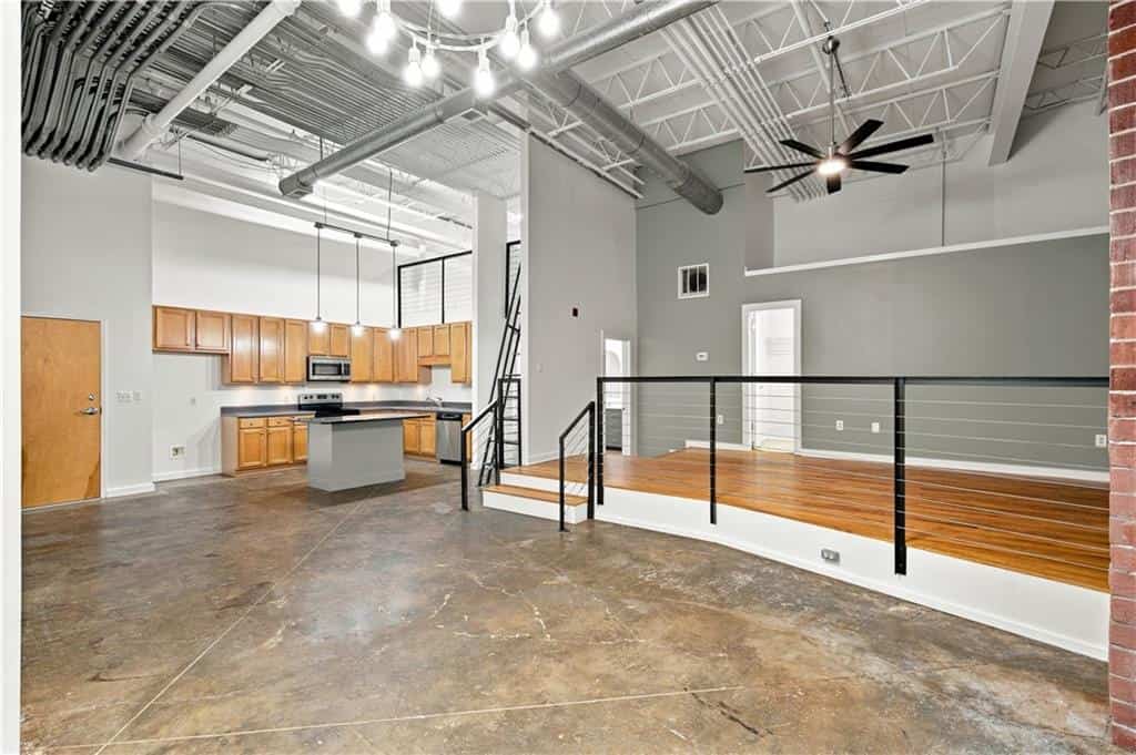 Listing photo 6