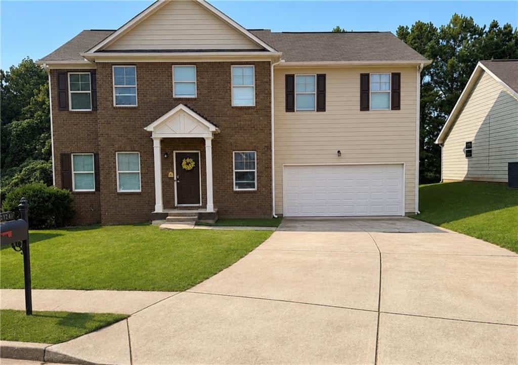 Listing photo 2