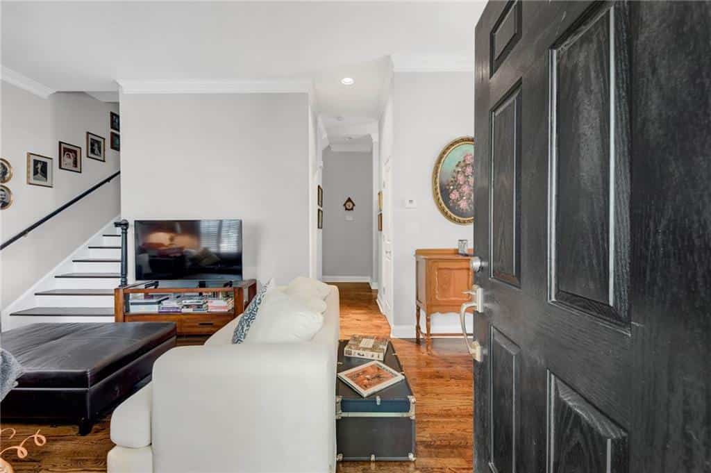 Listing photo 6