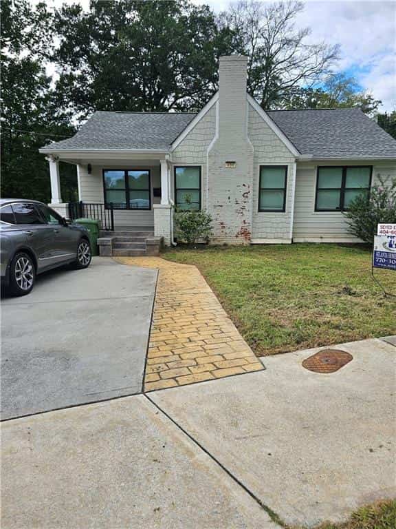 Listing photo 3