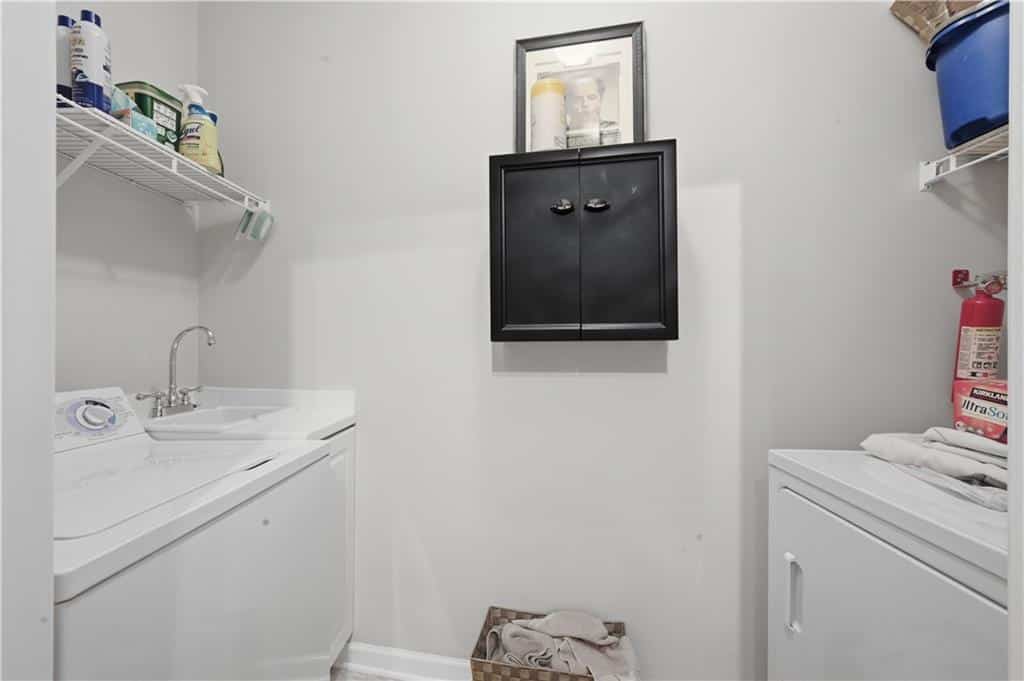 Listing photo 6