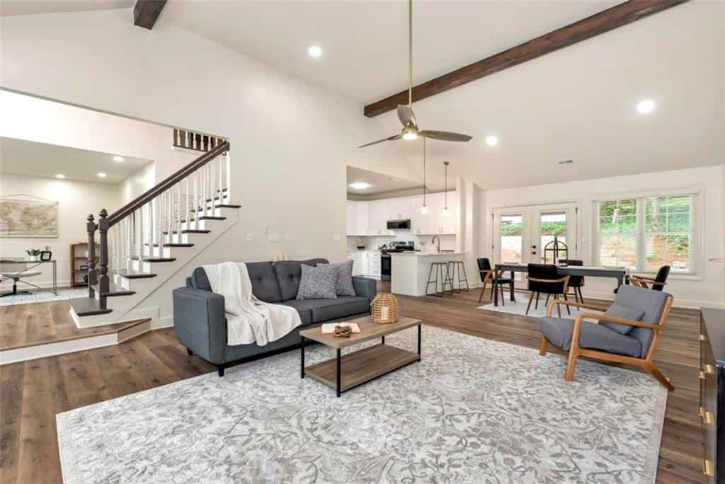 Listing photo 6