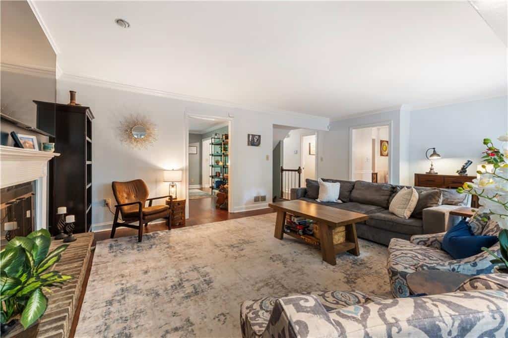 Listing photo 6