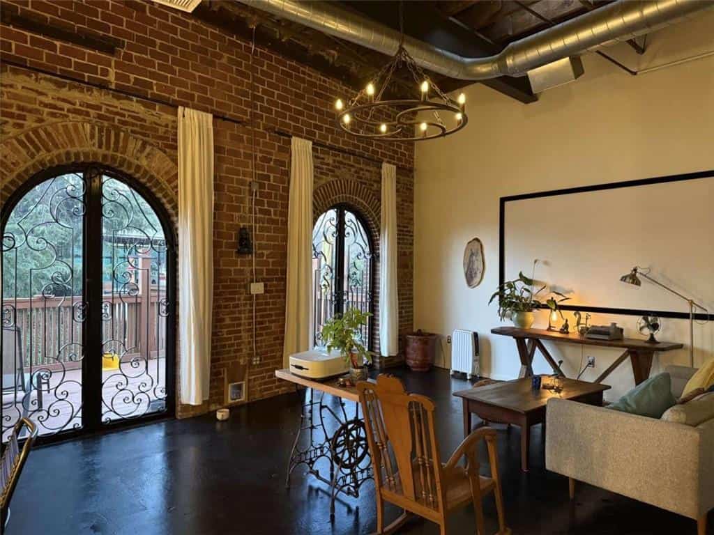 Listing photo 6