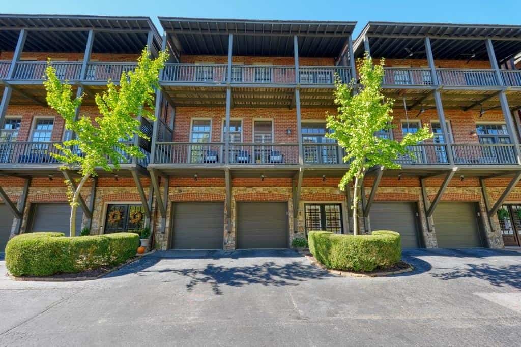 225 Founders Mill Court, Roswell, GA 30075