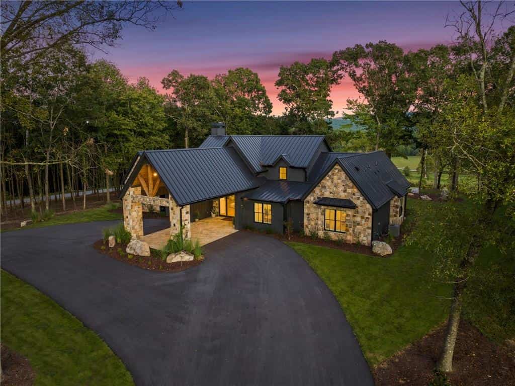 Listing photo 6