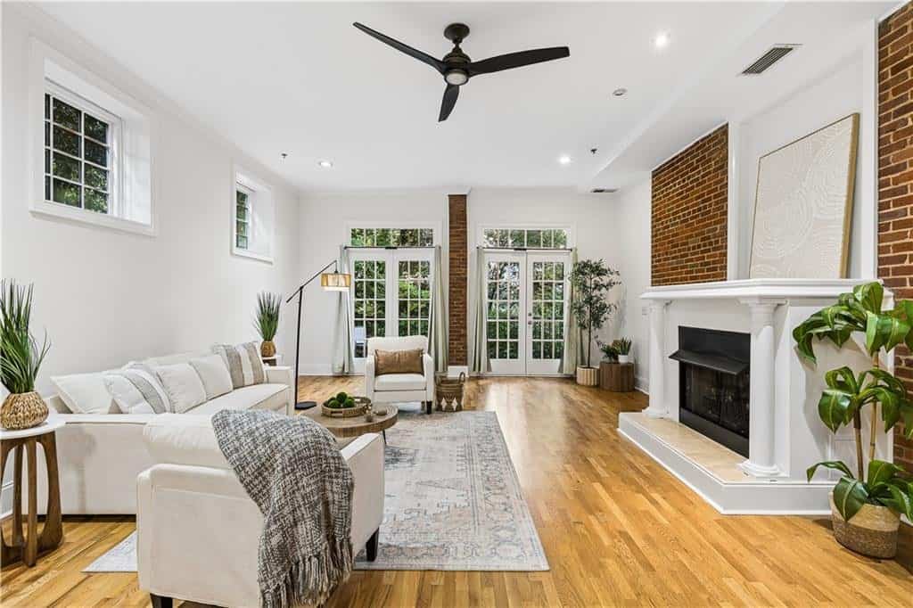Listing photo 6