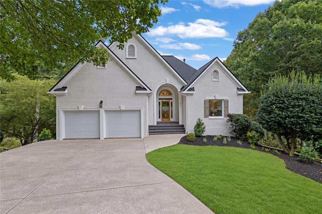 835 Bermuda Run, Woodstock, GA 30189