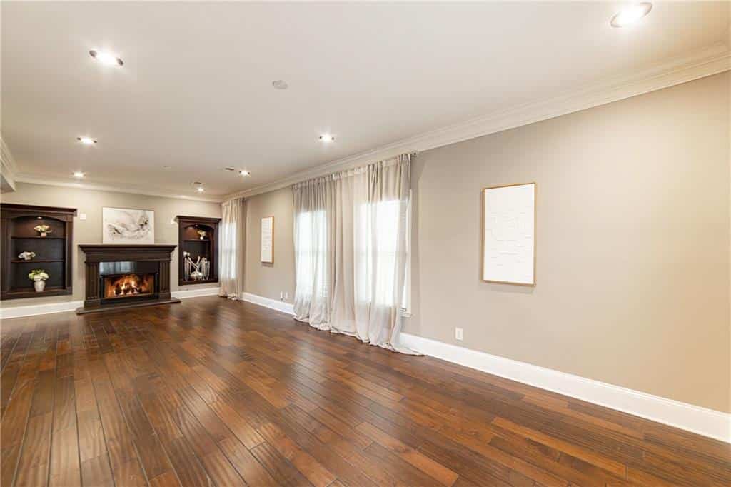 Listing photo 6