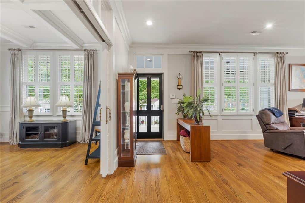 Listing photo 6