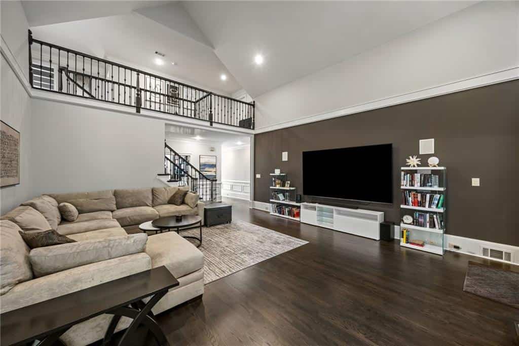 Listing photo 6