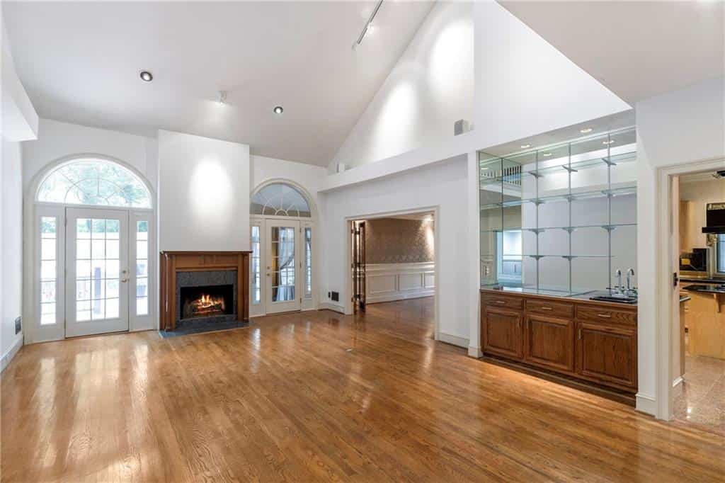 Listing photo 6