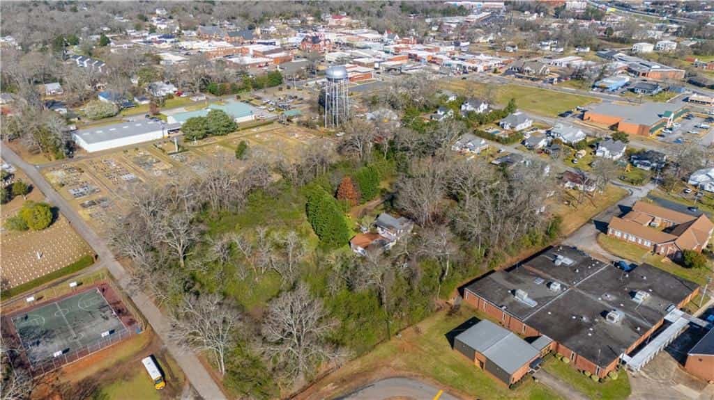 101 E Chambers Street, Forsyth, GA 31029