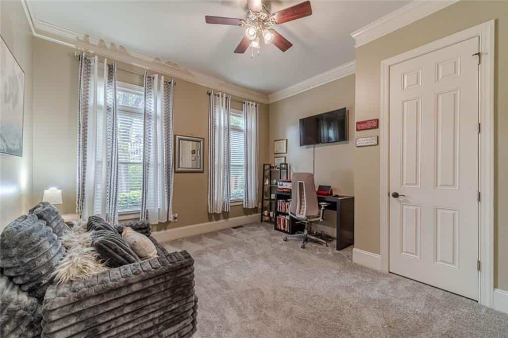 Listing photo 6