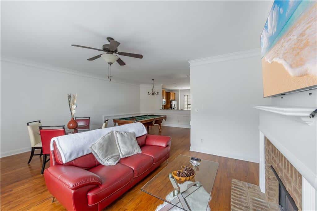 Listing photo 6