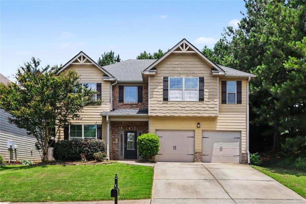 302 Kells Ct., Woodstock, GA 30188