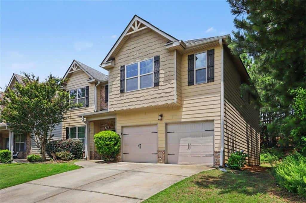 Listing photo 2