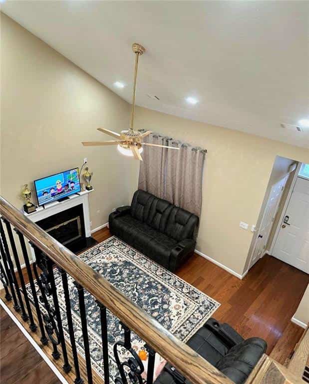 Listing photo 6