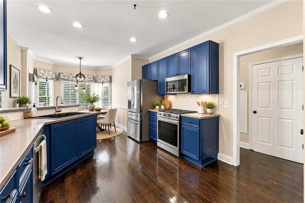 Listing photo 6